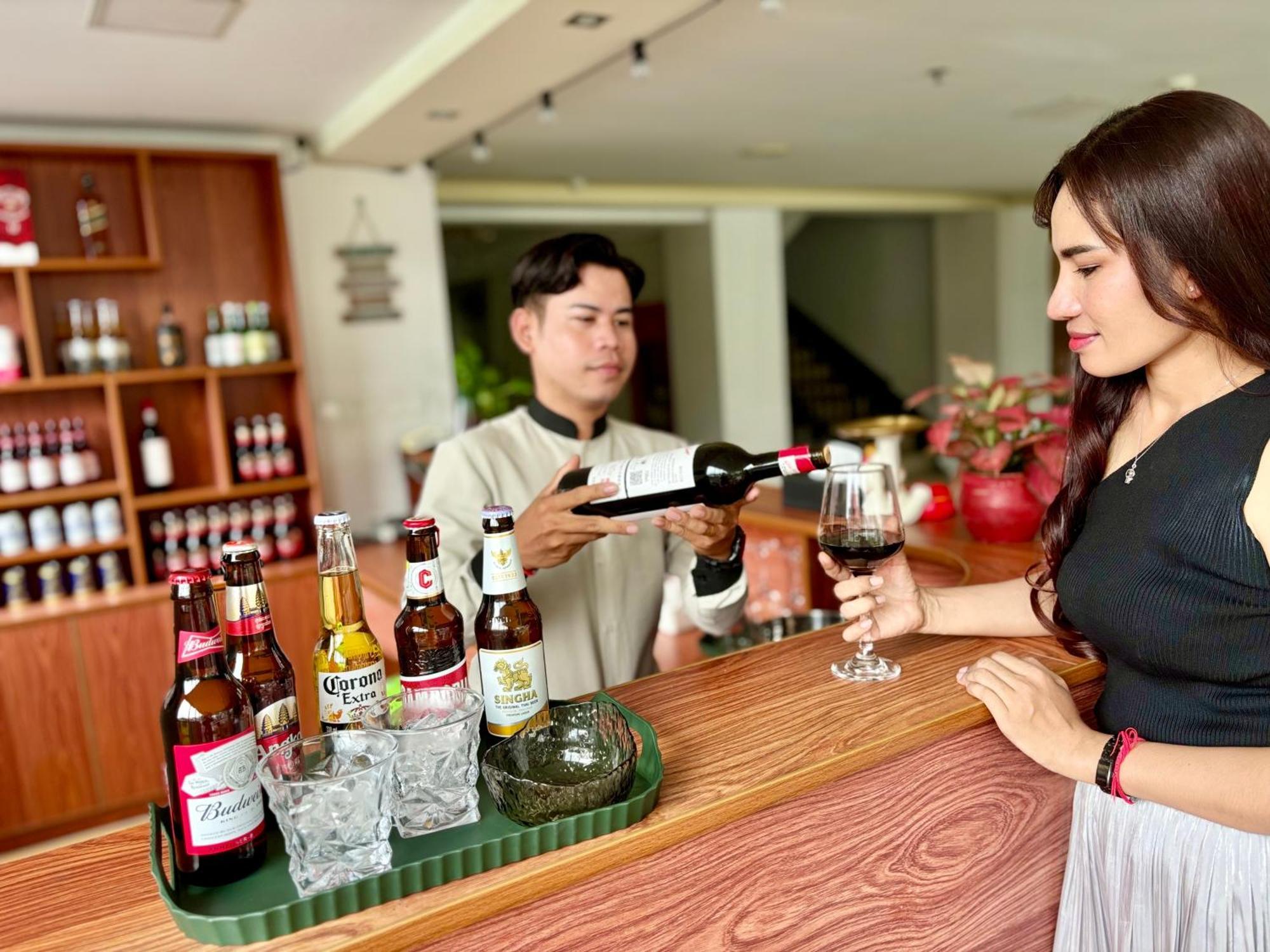 City Comfort Hotel Phnom Penh Airport Esterno foto