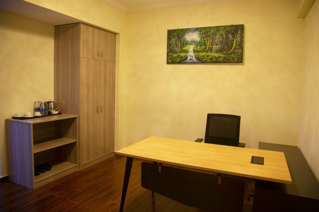 City Comfort Hotel Phnom Penh Airport Esterno foto